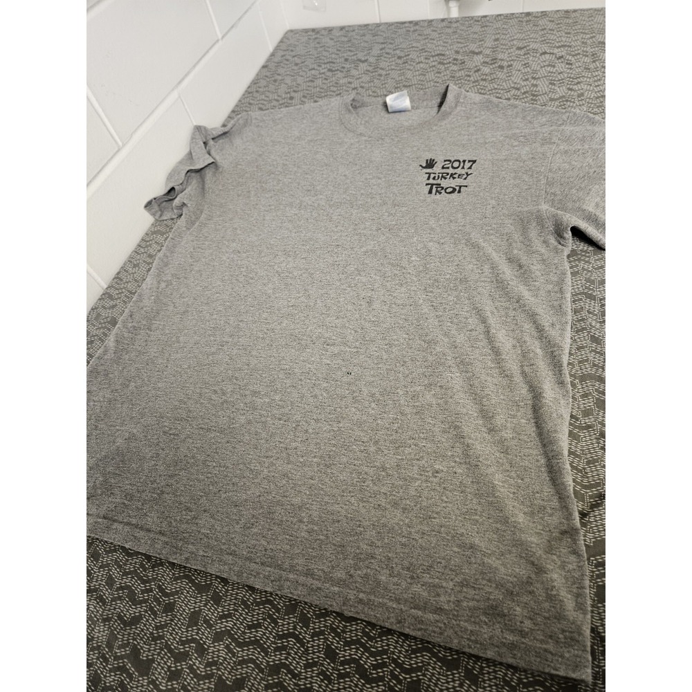 GILDAN Turkey Trot Shirt Mens Medium‎ Gray Running